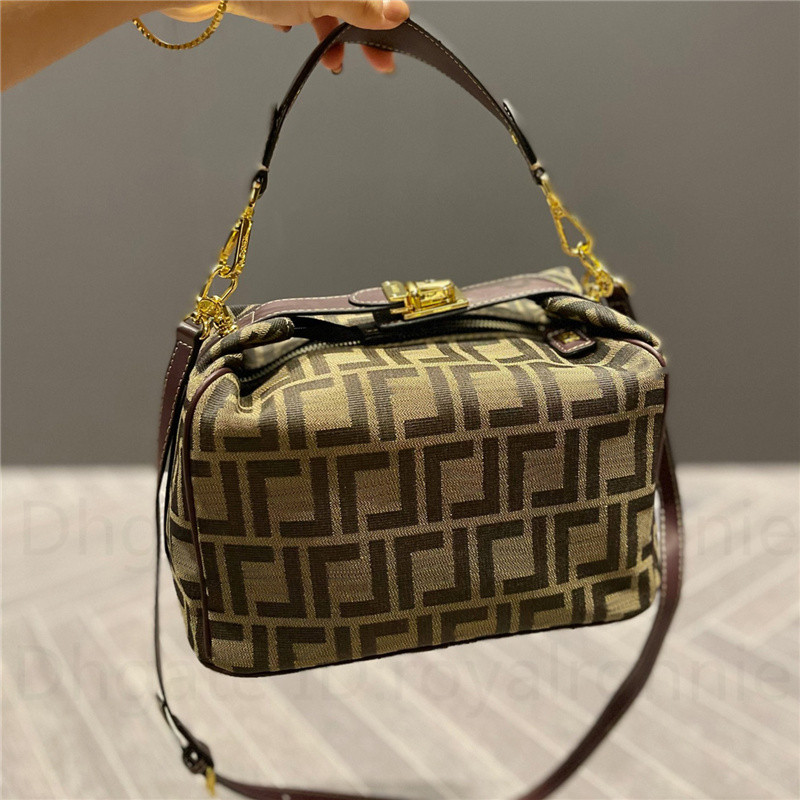Lovely One Shoulder Bags 27CM Classic Luxurys Designers Bag Handbag Women Casual Totes Fashion Handbags Crossbody Clutch Wallet Cross body 2023 Printed Flap, Picture color
Lovely One Shoulder Bags 27CM Classic Luxurys Designers Bag Handbag Women Casual Totes Fashion Handbags Crossbody Clutch Wallet Cross body 2023 Printed Flap, Picture color