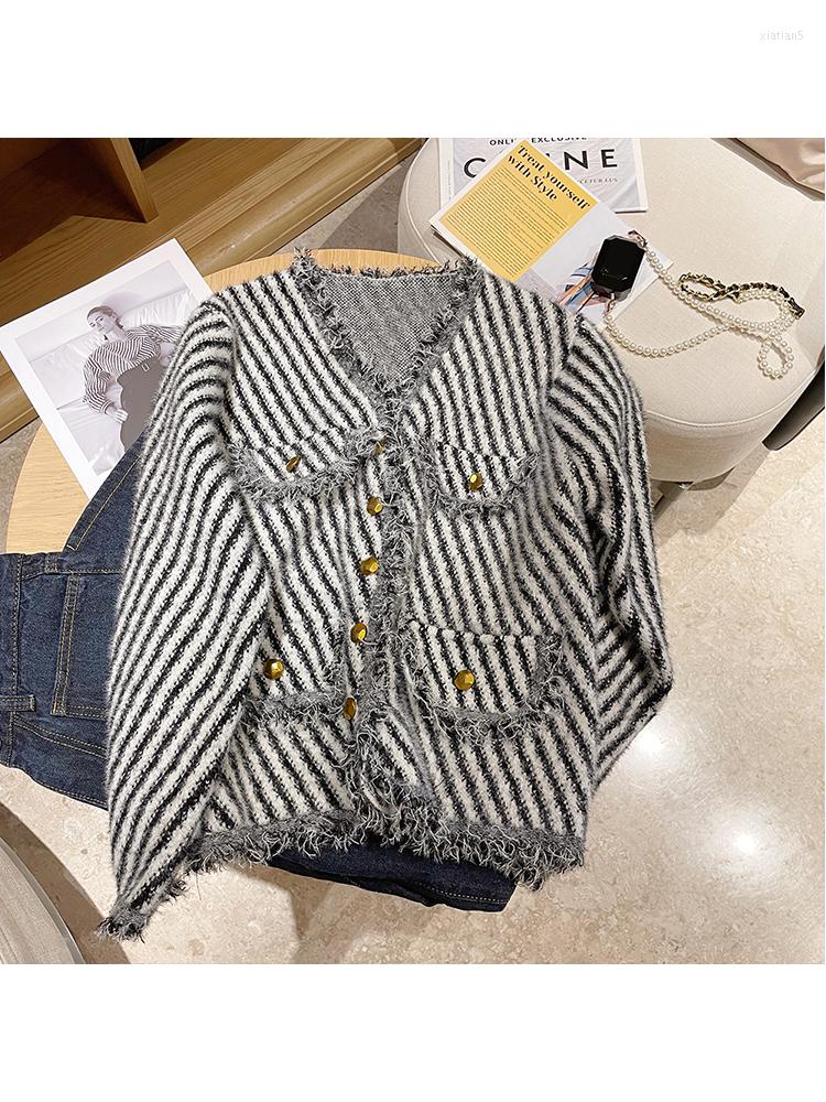 Women' Jackets French Vintage Elegant V-neck Tweed Coat Women Autumn Winter Long Sleeve Stylish Chic Striped Jacket Cardigan Tassels, Black
Women' Jackets French Vintage Elegant V-neck Tweed Coat Women Autumn Winter Long Sleeve Stylish Chic Striped Jacket Cardigan Tassels, Black