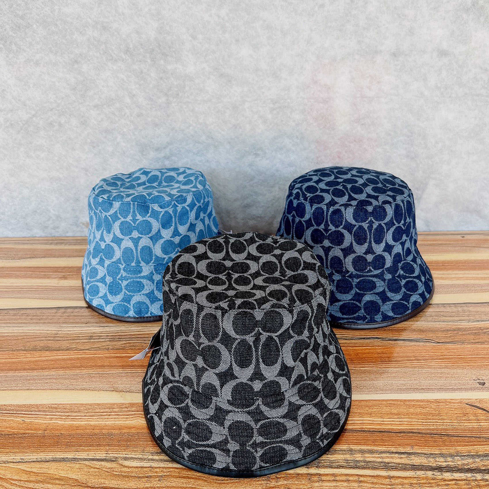 Hats Fashion Letter Print Hat PU Leather Brand Designer Women Ball Cap Foldable Travel 2023 3color Stripe Wide Brim, Blue
Hats Fashion Letter Print Hat PU Leather Brand Designer Women Ball Cap Foldable Travel 2023 3color Stripe Wide Brim, Blue