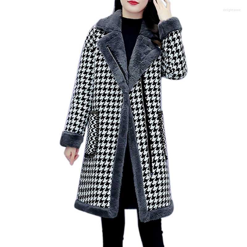 Women's Down Woolen Plaid Lamb Wool Coat Jacket Winter Mid-length Large Size Was Thin And Thick Warm Plus Velvet Pockets, Black grid
Women's Down Woolen Plaid Lamb Wool Coat Jacket Winter Mid-length Large Size Was Thin And Thick Warm Plus Velvet Pockets, Black grid