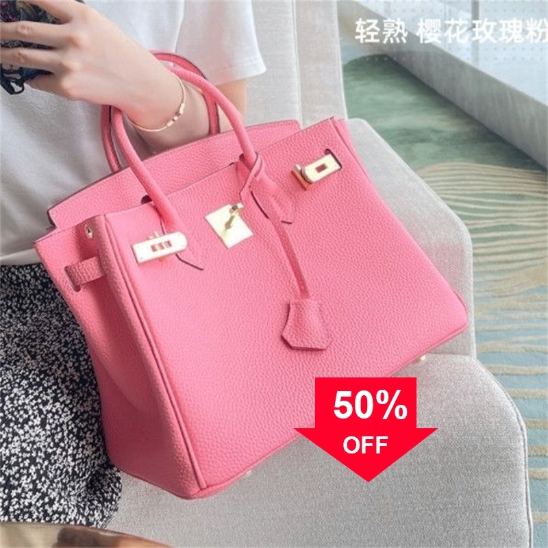 Designer Bags Herme Mrs. Begonia Platinum Cowhide Lychee Grain Leather Kely Large Capacity 35cm Commuter Portable Bride Bag Y0ND, New barbie powder
Designer Bags Herme Mrs. Begonia Platinum Cowhide Lychee Grain Leather Kely Large Capacity 35cm Commuter Portable Bride Bag Y0ND, New barbie powder