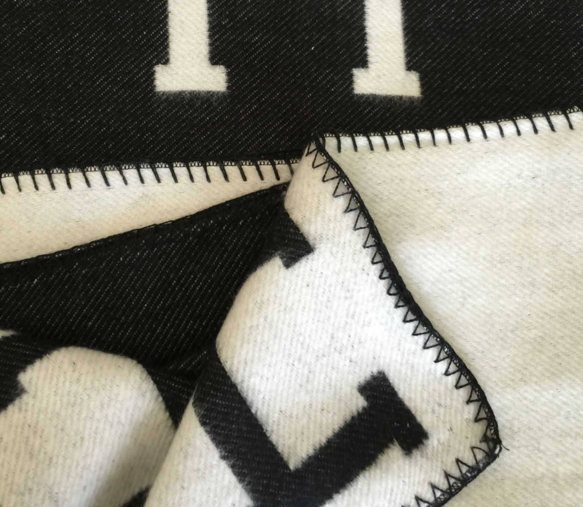 H Letter Black Blanket Soft Wool Scarf Shawl Portable Warm Plaid Sofa Bed Fleece Women Throw Blankets Spring Autumn Woman
H Letter Black Blanket Soft Wool Scarf Shawl Portable Warm Plaid Sofa Bed Fleece Women Throw Blankets Spring Autumn Woman