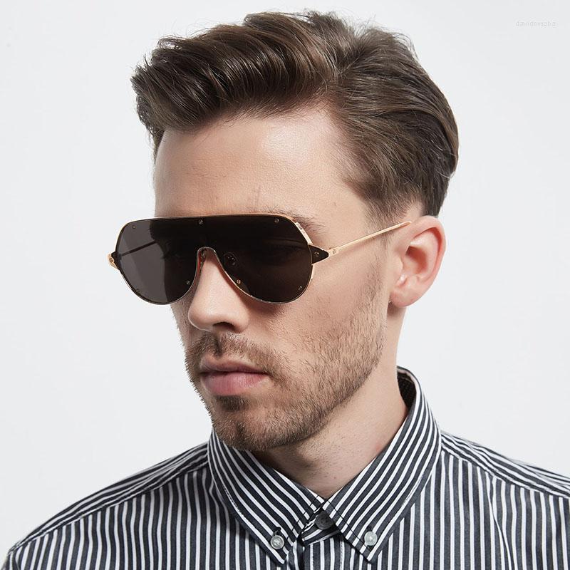 Sunglasses High-Quality Designer Large Oval Studded Women Men Fashion Sun Glasses For Female UV Protection Eyewear
Sunglasses High-Quality Designer Large Oval Studded Women Men Fashion Sun Glasses For Female UV Protection Eyewear