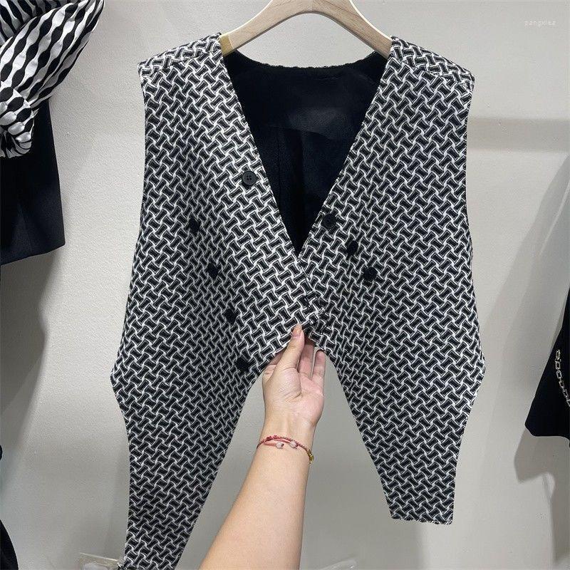 Women' Vests Women Winter 2022 Padded Waistcoat Pocket Rhombus Sleeveless Jacket Korean Style Plaid Vest, Black
Women' Vests Women Winter 2022 Padded Waistcoat Pocket Rhombus Sleeveless Jacket Korean Style Plaid Vest, Black