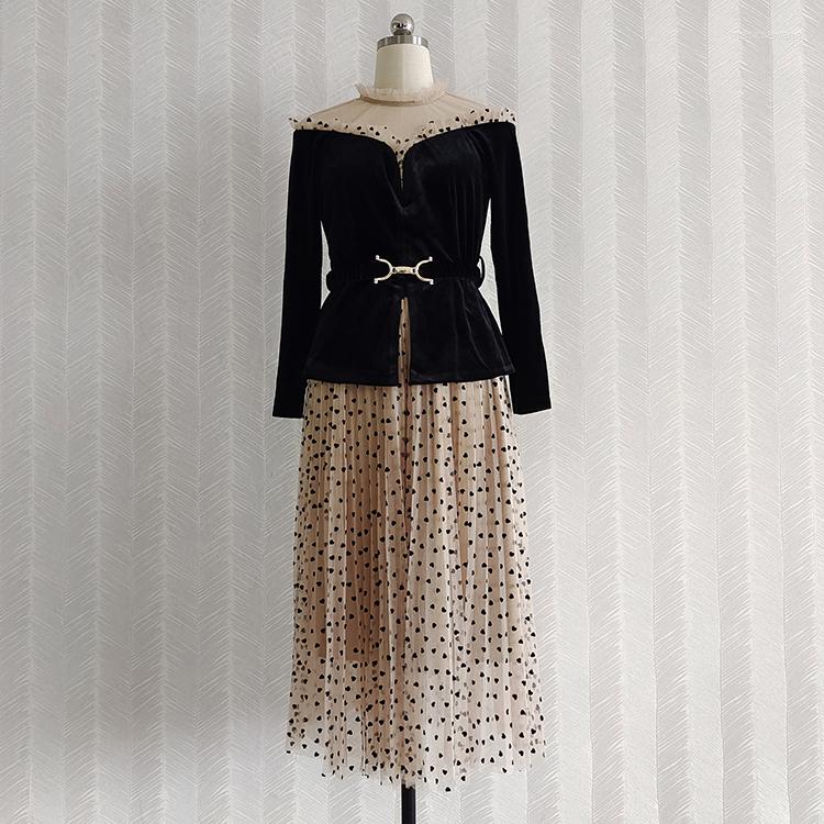 Casual Dresses Ruffled Velvet Fabric Women Slash Neck Dress Off Shoulder Mesh Patchwork Lady Spring Ball Gown Clothes Black Color, Clear
Casual Dresses Ruffled Velvet Fabric Women Slash Neck Dress Off Shoulder Mesh Patchwork Lady Spring Ball Gown Clothes Black Color, Clear