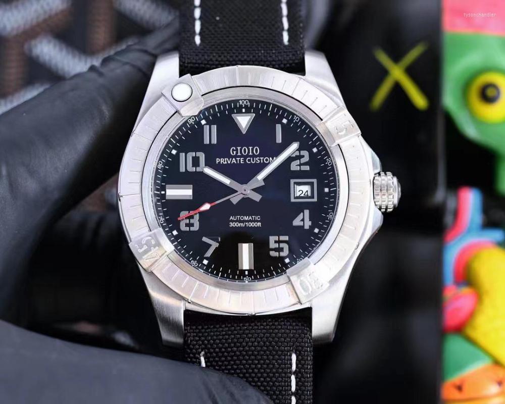 Wristwatches 43mm High Quality Mens Automatic Mechanical Watch Blue Black Silver Yellow Rubber Leather Stainless Steel Luminous
Wristwatches 43mm High Quality Mens Automatic Mechanical Watch Blue Black Silver Yellow Rubber Leather Stainless Steel Luminous