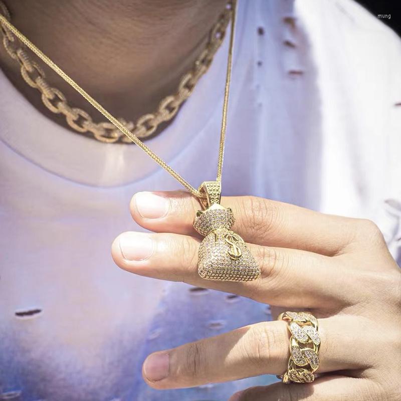 Choker HipHop Iced Out Bling 2022 Valentine's Day Gift For Boyfriend Money Bag US Dollar Symbol Pendant 5A CZ Tennis Chain Men Necklace
Choker HipHop Iced Out Bling 2022 Valentine's Day Gift For Boyfriend Money Bag US Dollar Symbol Pendant 5A CZ Tennis Chain Men Necklace