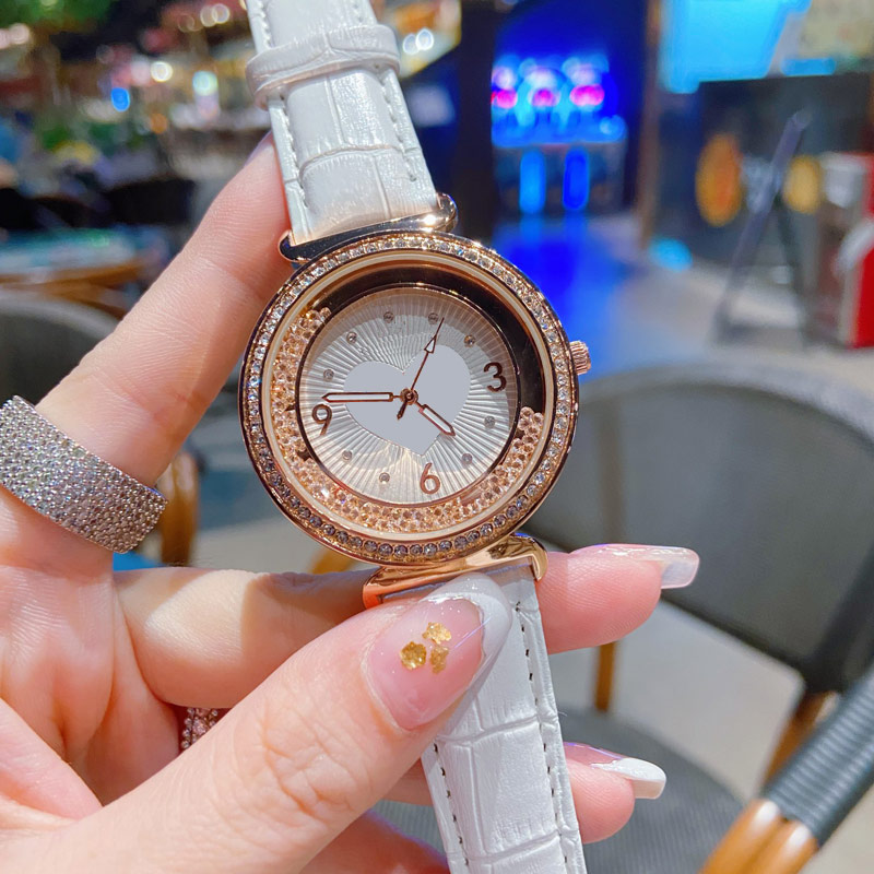 Diamond women watch luxury brand designer fashion lady watches 35mm leather strap wristwatches for womens Christmas Valentine's Mother's Day Gift montre Orologio
Diamond women watch luxury brand designer fashion lady watches 35mm leather strap wristwatches for womens Christmas Valentine's Mother's Day Gift montre Orologio