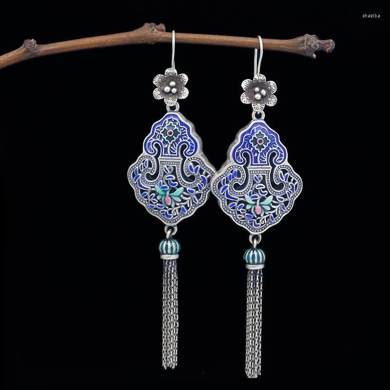 Chains Burnt Blue Ruyi Tassel Small Flower Earrings Retro Ethnic Style Epoxy Square Three-Dimensional Elegant Sterling Silver
Chains Burnt Blue Ruyi Tassel Small Flower Earrings Retro Ethnic Style Epoxy Square Three-Dimensional Elegant Sterling Silver
