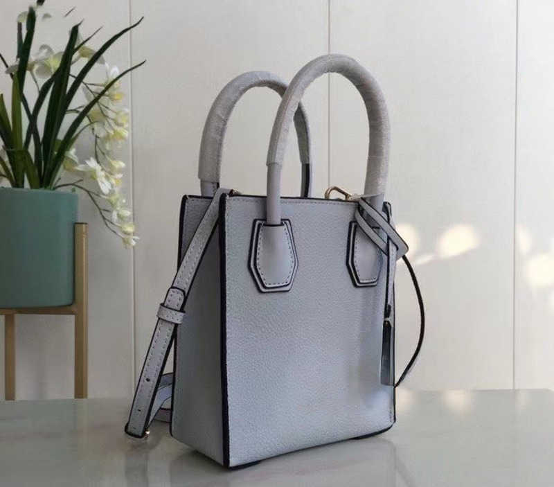 Brand Evening Bags designer design women's Fashionable joker hand-held Single Shoulder, Black
Brand Evening Bags designer design women's Fashionable joker hand-held Single Shoulder, Black