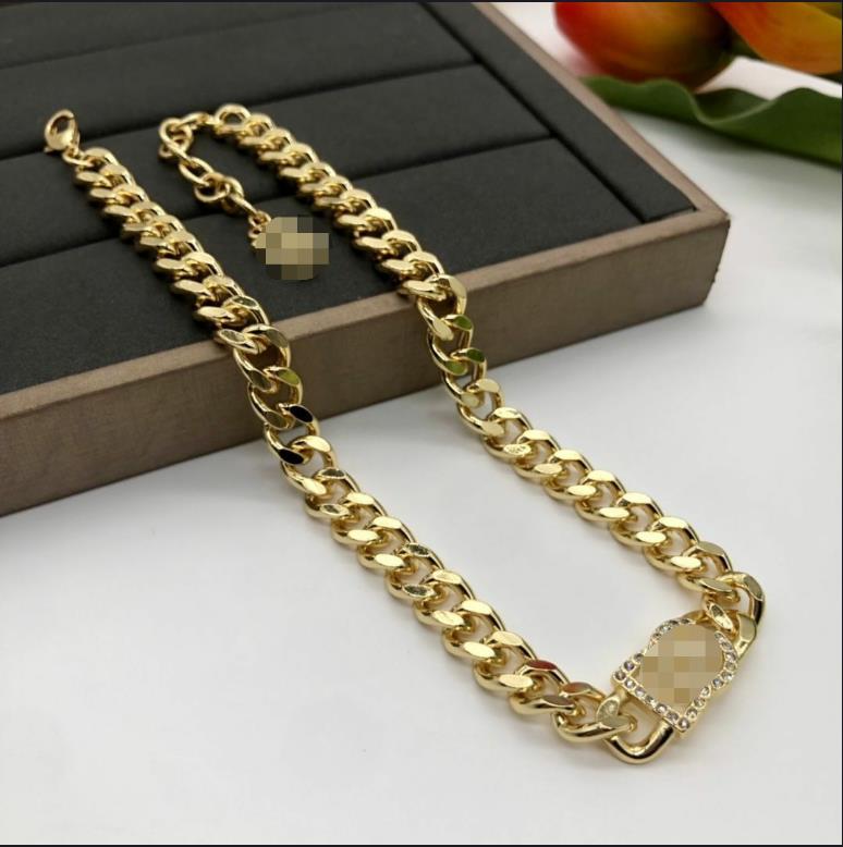 New Designed Brass Necklace Bracelet Diamond D Letter Pearl Earrings Womens All-match Pearl Pendant Necklaces Fashion Designer Jewelry DDN -13
New Designed Brass Necklace Bracelet Diamond D Letter Pearl Earrings Womens All-match Pearl Pendant Necklaces Fashion Designer Jewelry DDN -13