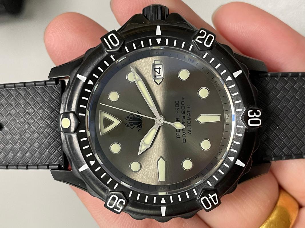 Wristwatches Tactical Frog SUB 300T Watch Automatic Self Winding NH35 Movement Grey Dial Sapphire 200m Waterproof Mechanical For Men, Blue
Wristwatches Tactical Frog SUB 300T Watch Automatic Self Winding NH35 Movement Grey Dial Sapphire 200m Waterproof Mechanical For Men, Blue