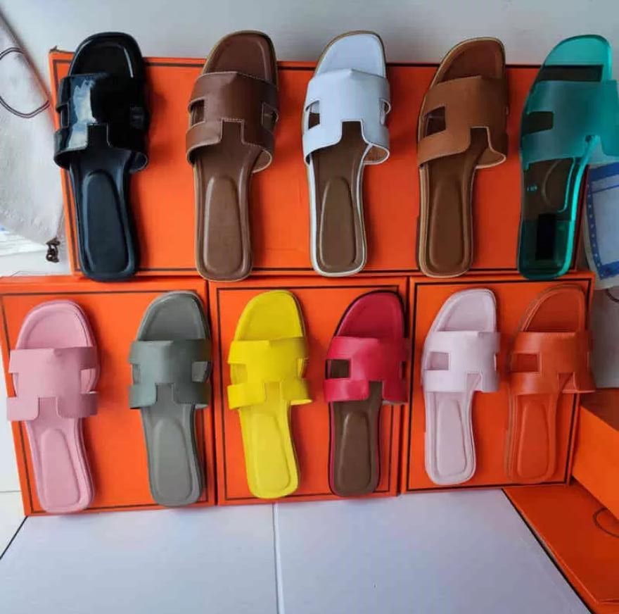 Designer Sandals For Women Slippers Ladies Hollowed Out Pattern Flats Low Heels Slippers Fashion Luxurys Tories Slides Rubber Summer Flip Flops Outdoor Beach Shoe, 15
Designer Sandals For Women Slippers Ladies Hollowed Out Pattern Flats Low Heels Slippers Fashion Luxurys Tories Slides Rubber Summer Flip Flops Outdoor Beach Shoe, 15