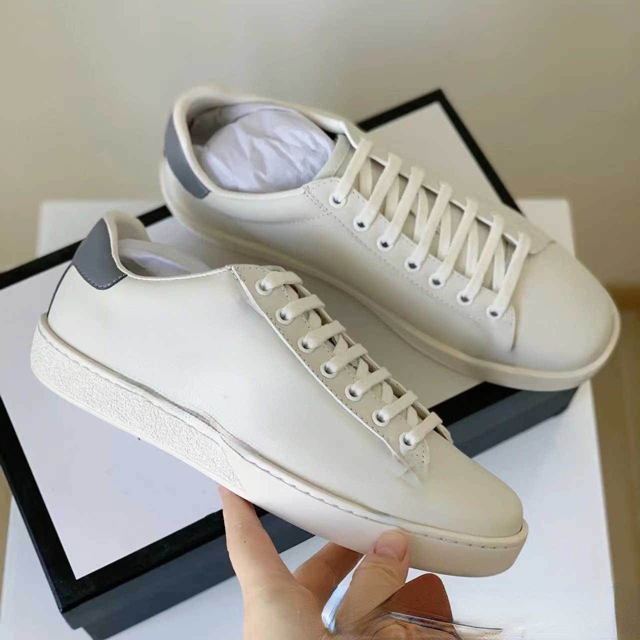 Brand Casual Shoes designer design Xiaobai shoes 2022 new round head low top webbing casual and couple's 35-45, Classic embroidery
Brand Casual Shoes designer design Xiaobai shoes 2022 new round head low top webbing casual and couple's 35-45, Classic embroidery
