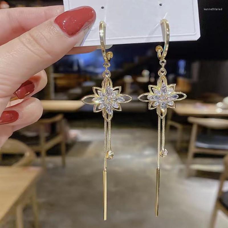 Dangle Earrings Fashion Zircon Flower Tassel Women's Temperament Long Pendant Copper Ladies Party Jewelry Accessories Gift
Dangle Earrings Fashion Zircon Flower Tassel Women's Temperament Long Pendant Copper Ladies Party Jewelry Accessories Gift
