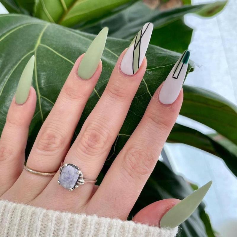 False Nails 24pcs Green Patch Glue Type Removable Long Paragraph Fashion Manicure Gifts For Girls NIN668
False Nails 24pcs Green Patch Glue Type Removable Long Paragraph Fashion Manicure Gifts For Girls NIN668