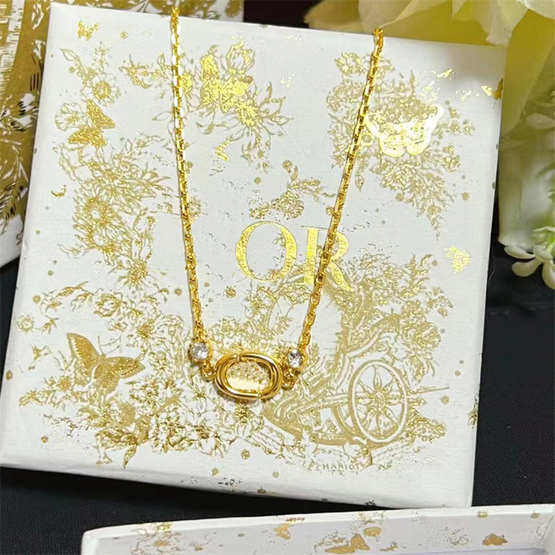 Luxury Jewelry Set Designer Necklace Womens Bracelet Gold Chain Necklaces Crystal Diamond Bracelets Mens Necklace, Golden
Luxury Jewelry Set Designer Necklace Womens Bracelet Gold Chain Necklaces Crystal Diamond Bracelets Mens Necklace, Golden