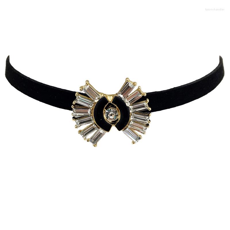 Choker LEMOER Crystal Rhinestone Fan Shaped Velvet Necklace Women Black Chokers 2022 Statement Luxury Jewelry Collar
Choker LEMOER Crystal Rhinestone Fan Shaped Velvet Necklace Women Black Chokers 2022 Statement Luxury Jewelry Collar