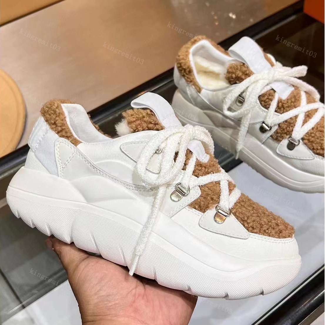 LA Cloud Casual Shoes Women Luxury Platform Sneakers Australia Trainers Sneaker Flat Rubber Sole Winter Warm Shoes Womens Wool Fur Furry Size35-40
LA Cloud Casual Shoes Women Luxury Platform Sneakers Australia Trainers Sneaker Flat Rubber Sole Winter Warm Shoes Womens Wool Fur Furry Size35-40