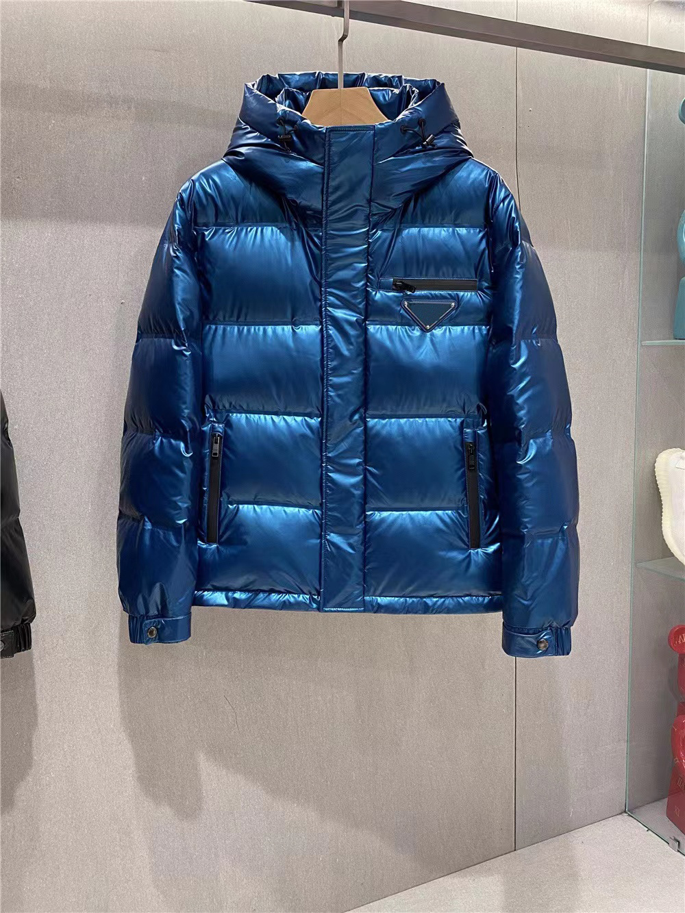 Winter highquality mens down jacket high tech windproof waterproof zipper pocket splicing design luxury designer jackets, Blue
Winter highquality mens down jacket high tech windproof waterproof zipper pocket splicing design luxury designer jackets, Blue