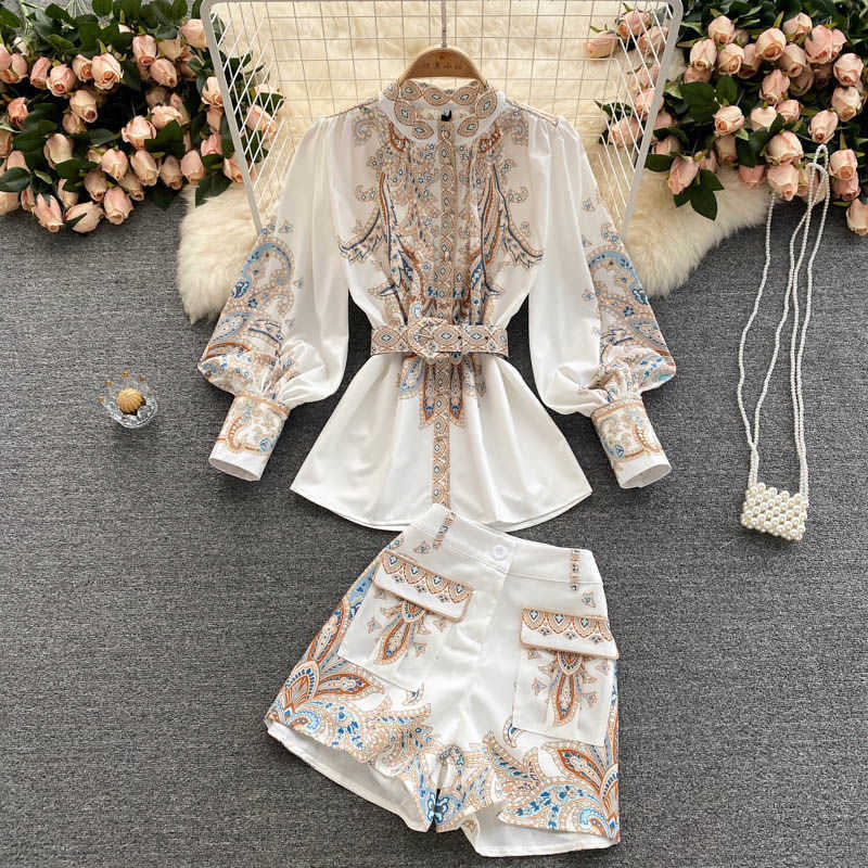 Court Style Suit Women's New Temperament Minority Printed Shirt Wide Leg High Waist Shorts Foreign Two-piece Set Fashion, White
Court Style Suit Women's New Temperament Minority Printed Shirt Wide Leg High Waist Shorts Foreign Two-piece Set Fashion, White