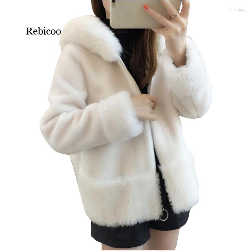 Women' Fur Winter Parker Sheep Shearing Coats Female Collar Jacket Coat Ladies Lamb Hair Short Hooded Velvet Womens, Khaki
Women' Fur Winter Parker Sheep Shearing Coats Female Collar Jacket Coat Ladies Lamb Hair Short Hooded Velvet Womens, Khaki