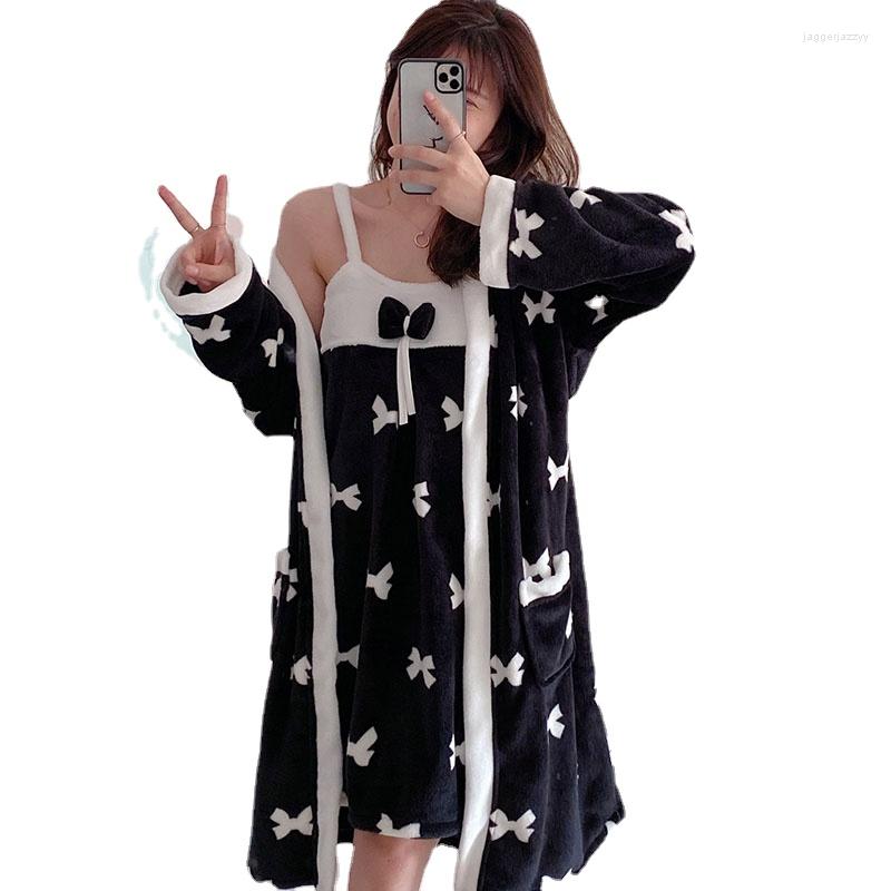 Women's Sleepwear Winter Warm Flannel Robe Set Floral Thicken Sexy Nightgowns Bathrobe Women Pajamas Bath Homewear, R q 683-30
Women's Sleepwear Winter Warm Flannel Robe Set Floral Thicken Sexy Nightgowns Bathrobe Women Pajamas Bath Homewear, R q 683-30