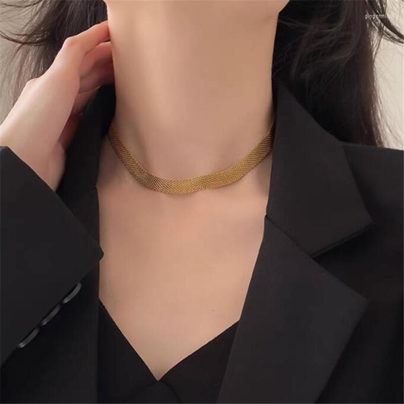 Choker Retro Gold Color Plated Hollow Net Necklace For Women Personality Clavicle Chain Necklaces Fashion Jewelry
Choker Retro Gold Color Plated Hollow Net Necklace For Women Personality Clavicle Chain Necklaces Fashion Jewelry