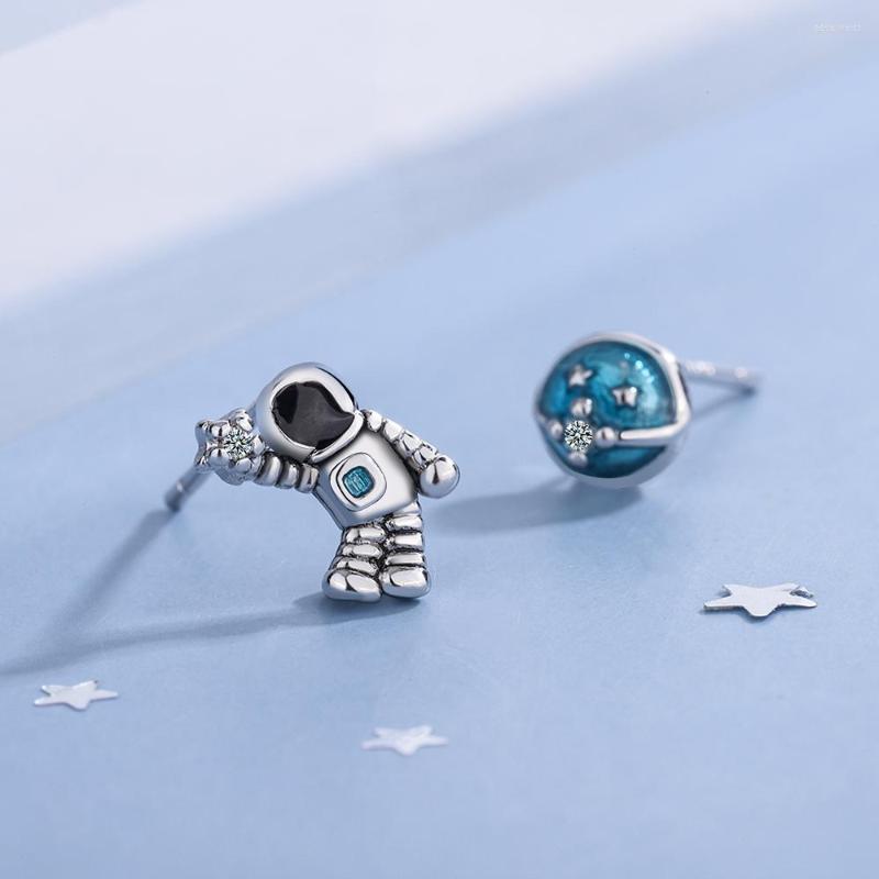 Stud Earrings 925 Sterling Silver Creative Astronaut Star Asymmetric For Women Ear Party Jewelry Oorbellen Brincos De Prata
Stud Earrings 925 Sterling Silver Creative Astronaut Star Asymmetric For Women Ear Party Jewelry Oorbellen Brincos De Prata