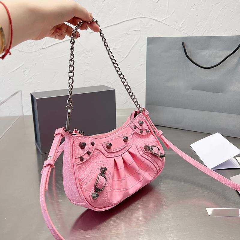 handbag Evening bag Crossbooy Half Moon Bag Rivet Shoulder Armpit Crescent Alligator Chain Purse Sheepskin Genuine Leather Fashion Silver, Black
handbag Evening bag Crossbooy Half Moon Bag Rivet Shoulder Armpit Crescent Alligator Chain Purse Sheepskin Genuine Leather Fashion Silver, Black