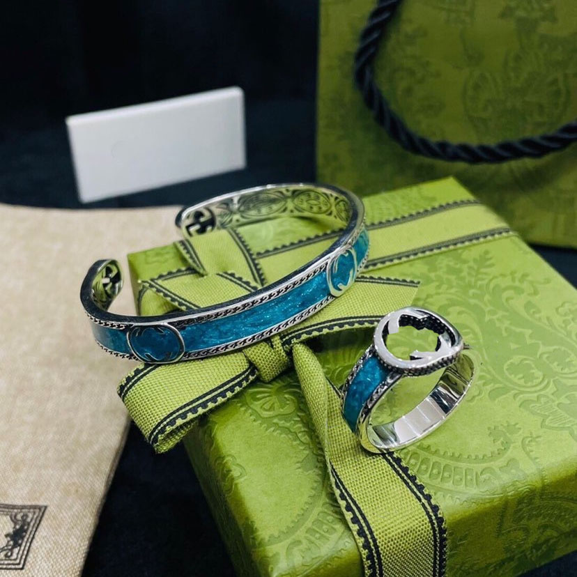 Luxurys designers bracelet fashion Cuffs Bangle Bracelets designer bracelet luxury Jewelry Couple style For Women Wedding Accessories good nice
Luxurys designers bracelet fashion Cuffs Bangle Bracelets designer bracelet luxury Jewelry Couple style For Women Wedding Accessories good nice