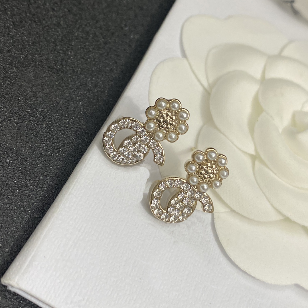 Exquisite Designer Earrings Charm Jewelry Earrings Classic Premium Accessories Luxury Quality Gift Couple Family Size 1.2x1.8cm Coffee Plated Gold Never Fade
Exquisite Designer Earrings Charm Jewelry Earrings Classic Premium Accessories Luxury Quality Gift Couple Family Size 1.2x1.8cm Coffee Plated Gold Never Fade