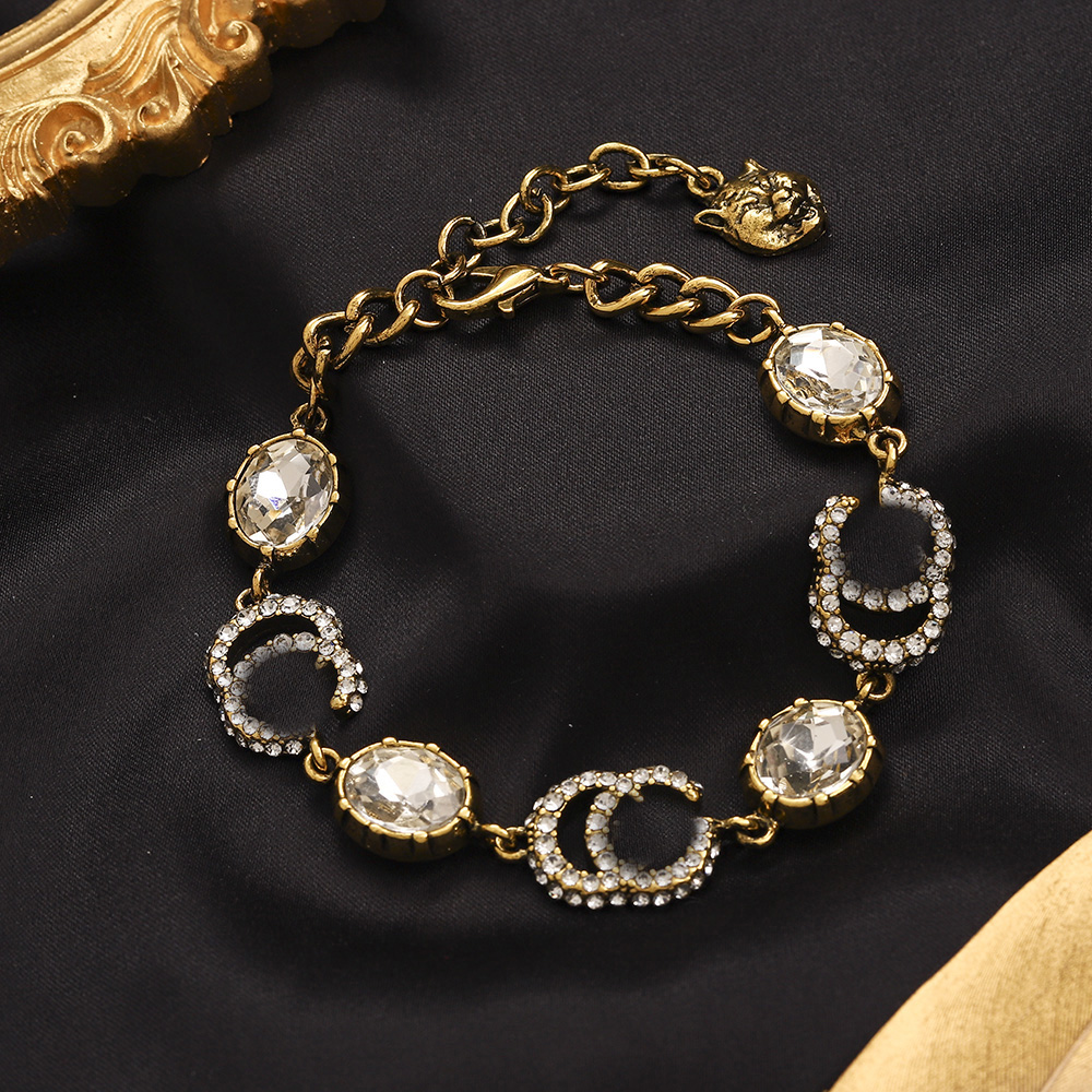 Europe America Fashion Style Bracelets Women Bangle Designer Letter Bracelet Tiger Head Chain Crystal 18K Gold Plated Stainless steel Wedding Lovers Gift Jewelry
Europe America Fashion Style Bracelets Women Bangle Designer Letter Bracelet Tiger Head Chain Crystal 18K Gold Plated Stainless steel Wedding Lovers Gift Jewelry