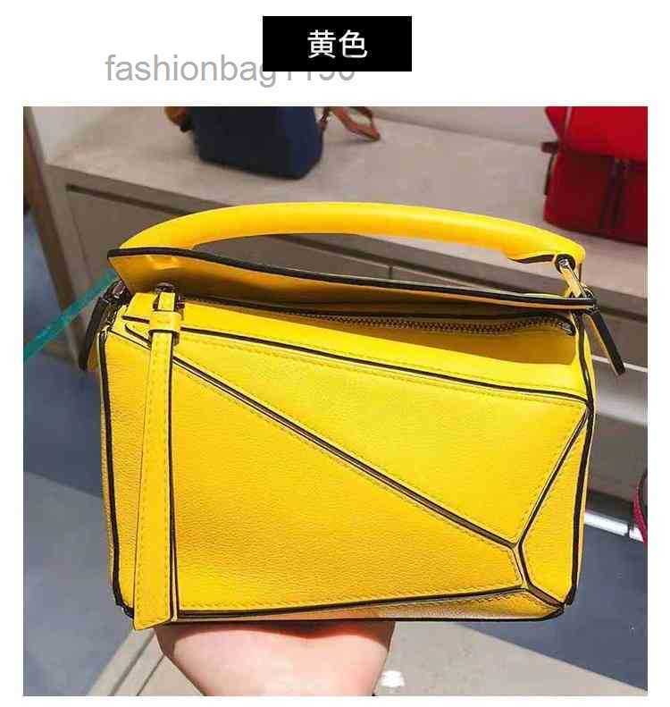 Fashion Bag Geometric Designer Bags loews Pillow Autumn Winter Trend Single Diagonal Span Portable Leather Women's Splici 73LH, Blue color
Fashion Bag Geometric Designer Bags loews Pillow Autumn Winter Trend Single Diagonal Span Portable Leather Women's Splici 73LH, Blue color