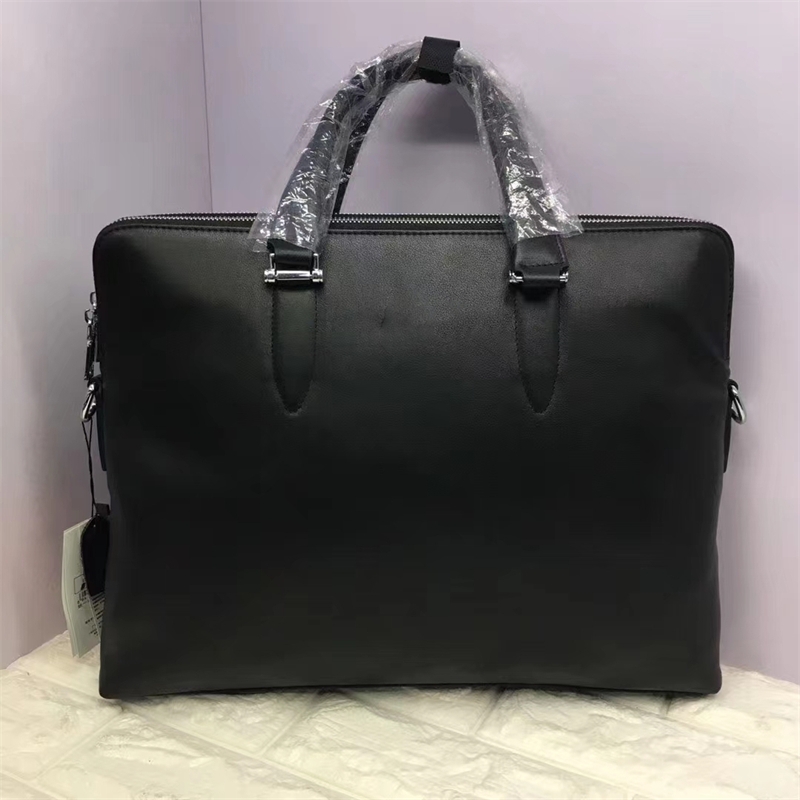 Boy's briefcase big electric head Head layer cowhide soft side double end zipperHold one shoulder sideways, Black
Boy's briefcase big electric head Head layer cowhide soft side double end zipperHold one shoulder sideways, Black