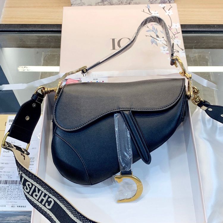 Saddle Handbag Shoulder Bags Crossbody Luxurys Designer Fashion Women Classic Metallic Logos Leather Bag Clutch Totes Wallets Ladies Purse Handbag, #3
Saddle Handbag Shoulder Bags Crossbody Luxurys Designer Fashion Women Classic Metallic Logos Leather Bag Clutch Totes Wallets Ladies Purse Handbag, #3