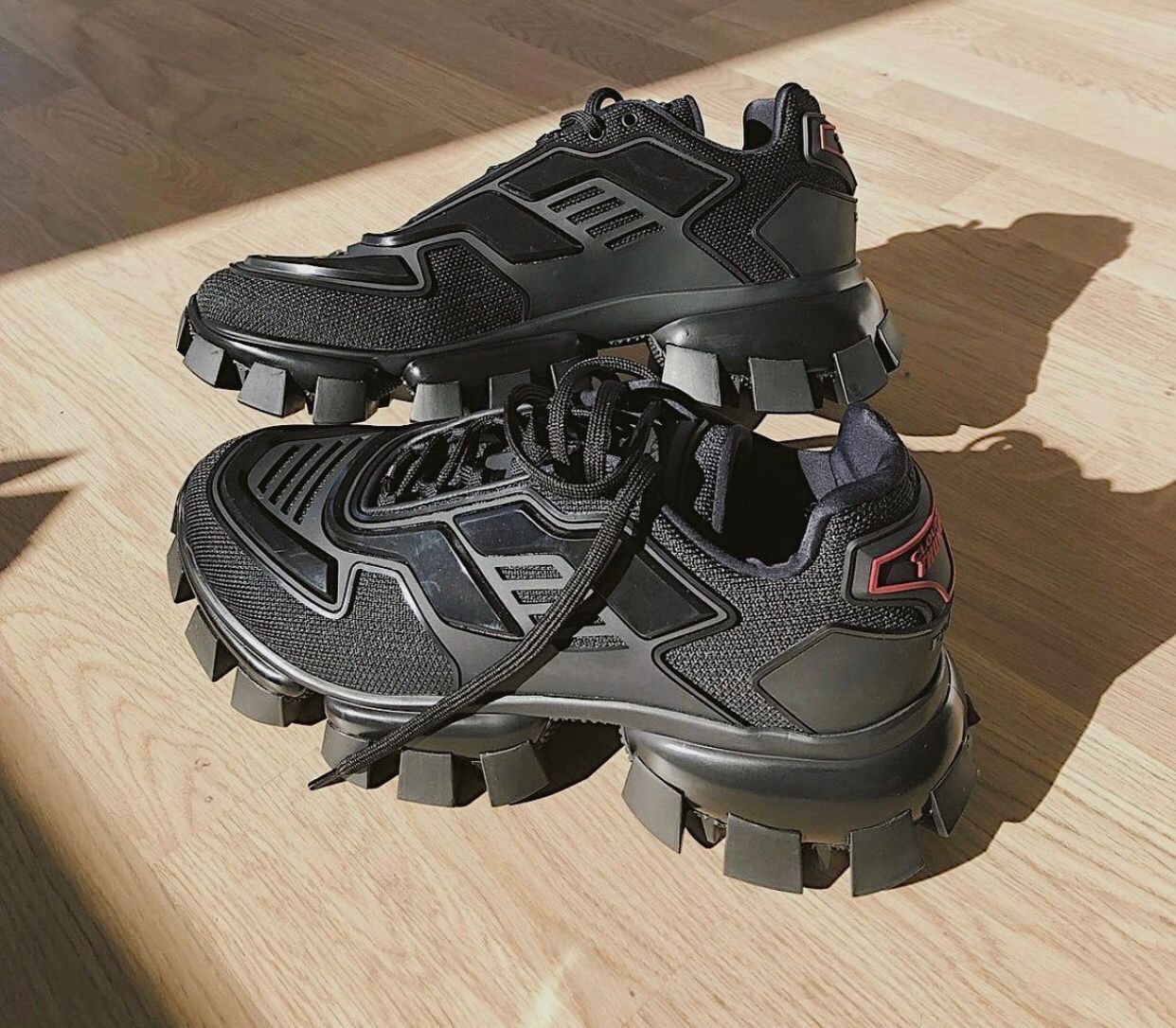 3D design Cloudburst Thunder sneakers Technical fabric sneakers Men's thick soled running shoes Sports rubber triangle battle training shoes
3D design Cloudburst Thunder sneakers Technical fabric sneakers Men's thick soled running shoes Sports rubber triangle battle training shoes