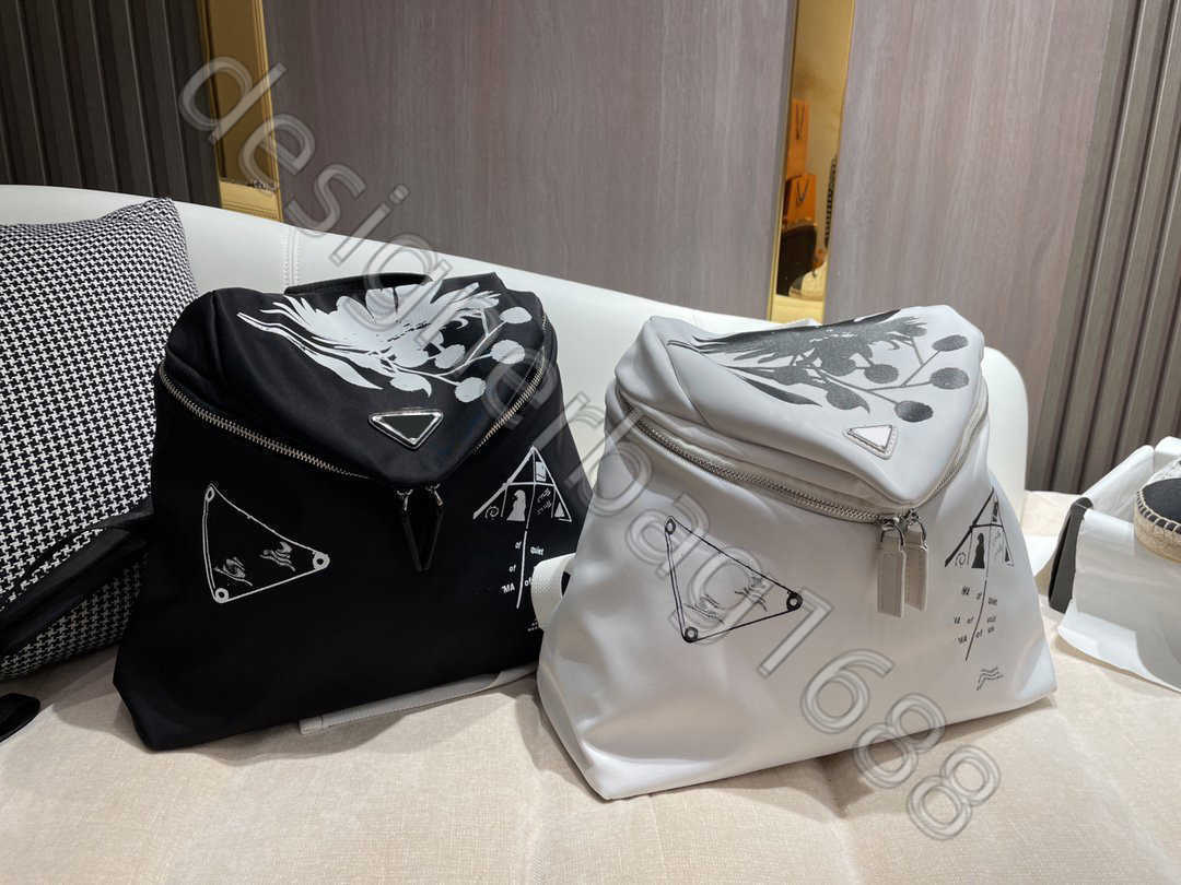 backpack bag Black and white triangle style Fashion Vintage Charm Designer Handbags Card Holder Crossbody Messenger Bag Handbag Wallets Discount Fashion Tote Bags, Additional costs
backpack bag Black and white triangle style Fashion Vintage Charm Designer Handbags Card Holder Crossbody Messenger Bag Handbag Wallets Discount Fashion Tote Bags, Additional costs