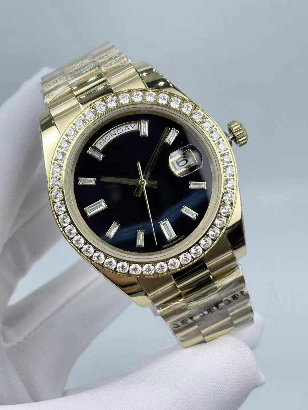 Men's automatic mechanical Watch 41mm waterproof sapphire face stainless steel folding buckle, Camel
Men's automatic mechanical Watch 41mm waterproof sapphire face stainless steel folding buckle, Camel