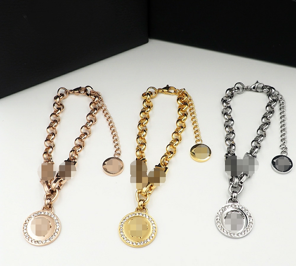 Luxury Brand Designed woman Brass Link Chain Bracelets Thick Chain Bangle pendant Greece Meander Pattern Medusa Head Portrait 18K Gold Plated Designer Jewelry fgff
Luxury Brand Designed woman Brass Link Chain Bracelets Thick Chain Bangle pendant Greece Meander Pattern Medusa Head Portrait 18K Gold Plated Designer Jewelry fgff