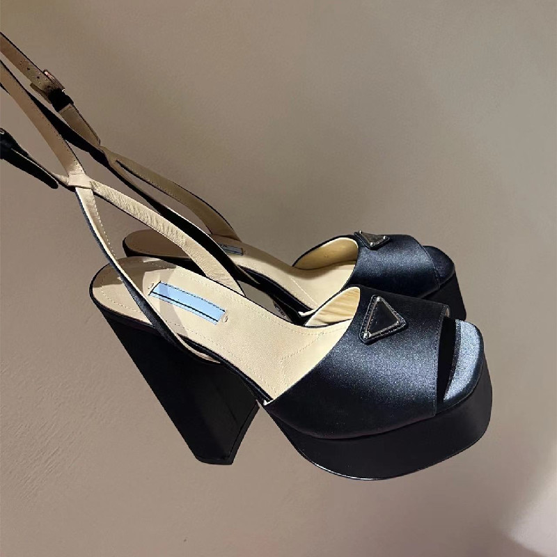 Fashion Brand Satin Platform Wedges Women Sandals Ankle Strap Crystal Chains High Heels Spring Summer Casual Chunky pumps, As pic 13cm
Fashion Brand Satin Platform Wedges Women Sandals Ankle Strap Crystal Chains High Heels Spring Summer Casual Chunky pumps, As pic 13cm
