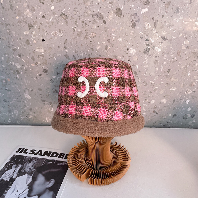 Designer Hat Women Fashion Warm Bucket Hats Classic Letter Print Cap Trend Mens All Match Caps Comfortable Fishermens Hat D22110204JX, Pink
Designer Hat Women Fashion Warm Bucket Hats Classic Letter Print Cap Trend Mens All Match Caps Comfortable Fishermens Hat D22110204JX, Pink