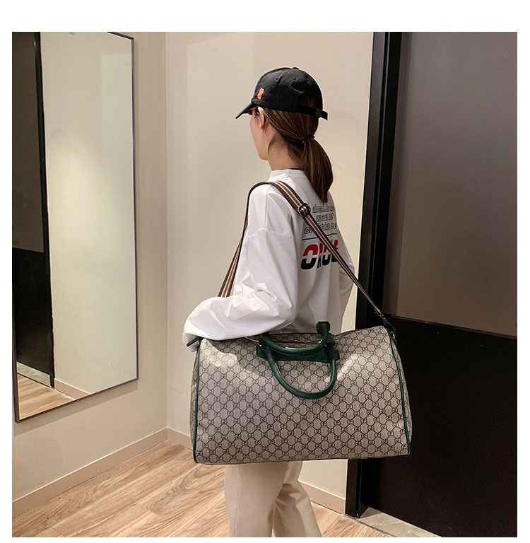 Large Capacity Duffle Bag Women Men Travel Bags Outdoor Leather Polyester Plain Print Stripes Letter Soft Single Oversize GM Designer Luggage Bag luxury backpacks, Tell me color
Large Capacity Duffle Bag Women Men Travel Bags Outdoor Leather Polyester Plain Print Stripes Letter Soft Single Oversize GM Designer Luggage Bag luxury backpacks, Tell me color