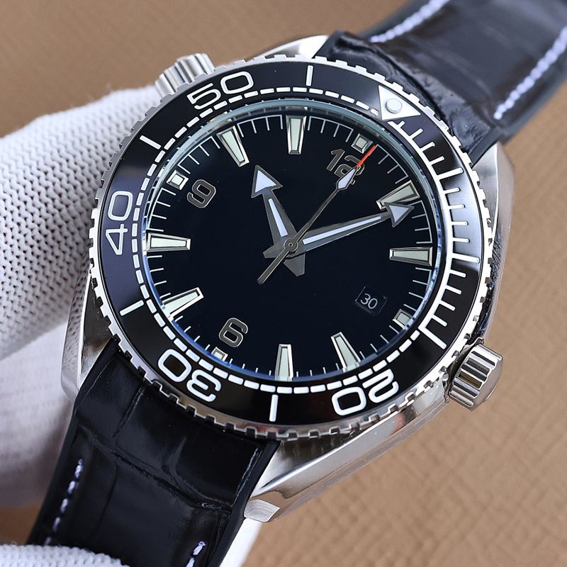 Full Automatic Mechanical Movement Mens Watches 43.5mm Ceramic Case Ocean WristWatch Leather strap Men Watch Life Waterproof Design Orologi di lusso, Color 1
Full Automatic Mechanical Movement Mens Watches 43.5mm Ceramic Case Ocean WristWatch Leather strap Men Watch Life Waterproof Design Orologi di lusso, Color 1