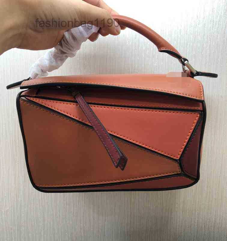 Fashion Bags Leather loews Bag Designer Mini Geometric Portable Splicing Soft Leather Women's One Slanting Pillow I9FE
Fashion Bags Leather loews Bag Designer Mini Geometric Portable Splicing Soft Leather Women's One Slanting Pillow I9FE