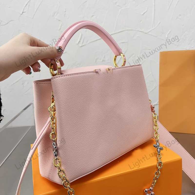 3A designer CrossBody bag fashion Shoulder Wallets Exquisite chain cross body Womens Real Leather classic handbags Female Purses2201101, Silver 20*14cm
3A designer CrossBody bag fashion Shoulder Wallets Exquisite chain cross body Womens Real Leather classic handbags Female Purses2201101, Silver 20*14cm