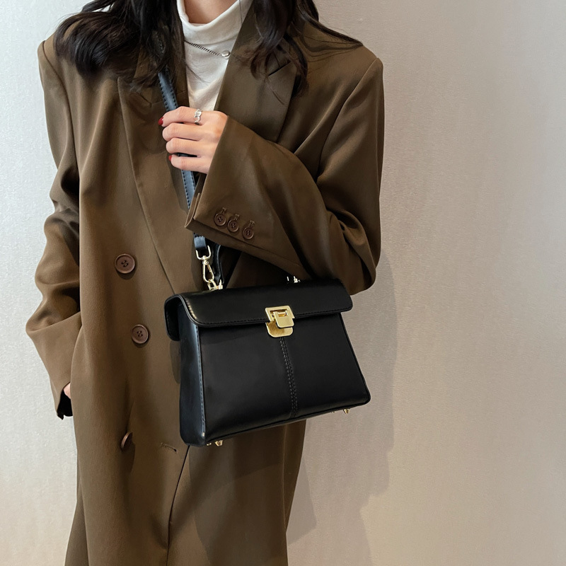 Women Inclined Shoulder Bags Fashion casual Womens Bag Small Handbag Totes High-capacity PU leather Large volume wholesale Girl Mobile Phone Bag Black 5318, White
Women Inclined Shoulder Bags Fashion casual Womens Bag Small Handbag Totes High-capacity PU leather Large volume wholesale Girl Mobile Phone Bag Black 5318, White