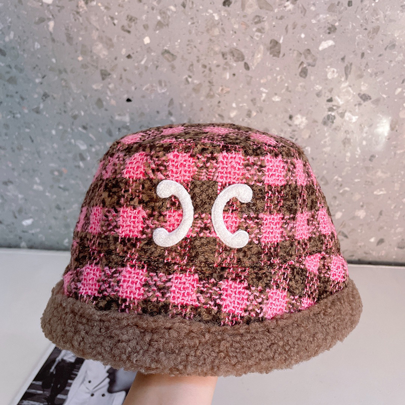 Designer Hat Women Fashion Warm Bucket Hats Stylish Letter Print Cap Trend Mens All Match Caps Comfortable Fishermens Hat D22110204JX, Pink
Designer Hat Women Fashion Warm Bucket Hats Stylish Letter Print Cap Trend Mens All Match Caps Comfortable Fishermens Hat D22110204JX, Pink