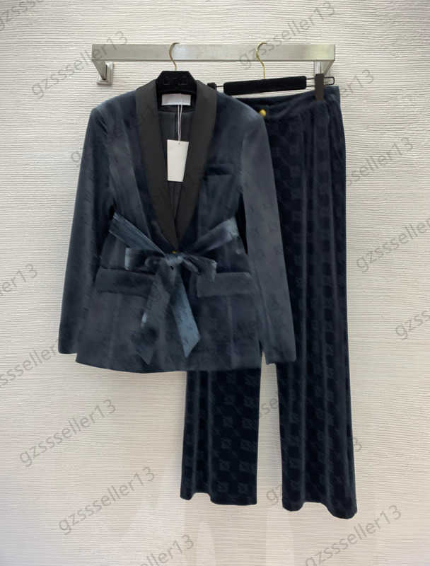 Womens Two Piece Pants full body logo velvet Lapel bow belt Long sleeved suit jacket Collar Zipper Jacket high waist casual trousers fashion Women Clothing 1970, 18
Womens Two Piece Pants full body logo velvet Lapel bow belt Long sleeved suit jacket Collar Zipper Jacket high waist casual trousers fashion Women Clothing 1970, 18