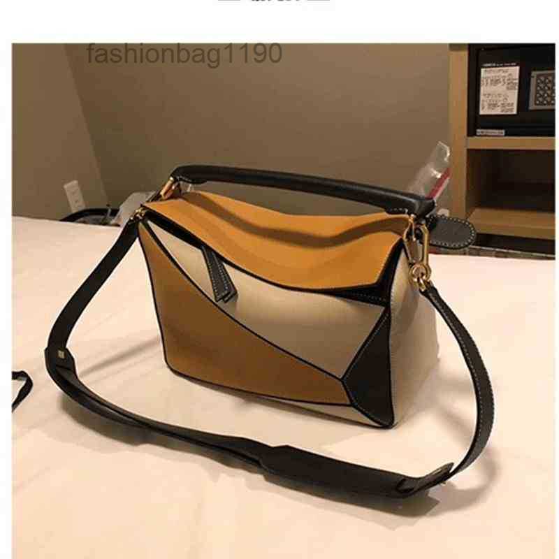 Bag Geometric Fashion Designer Bags loews Pillow Autumn Winter Trend Single Diagonal Span Portable Leather Women's Splicing XDKA, Blue color
Bag Geometric Fashion Designer Bags loews Pillow Autumn Winter Trend Single Diagonal Span Portable Leather Women's Splicing XDKA, Blue color